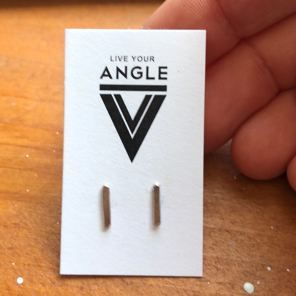 Angle bar earrings - Picture 2 of 3